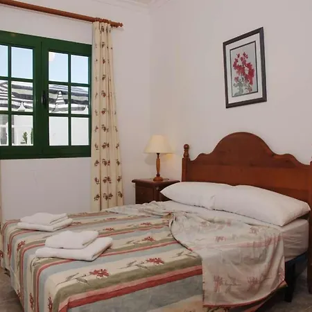 Вилла Puerto Del Carmen Sleeps 6 Pool Wifi *