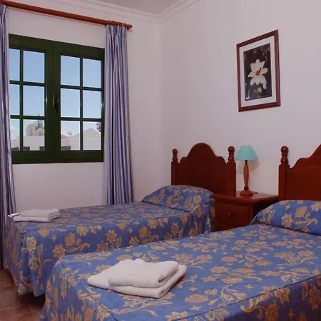 Вилла Puerto Del Carmen Sleeps 6 Pool Wifi *